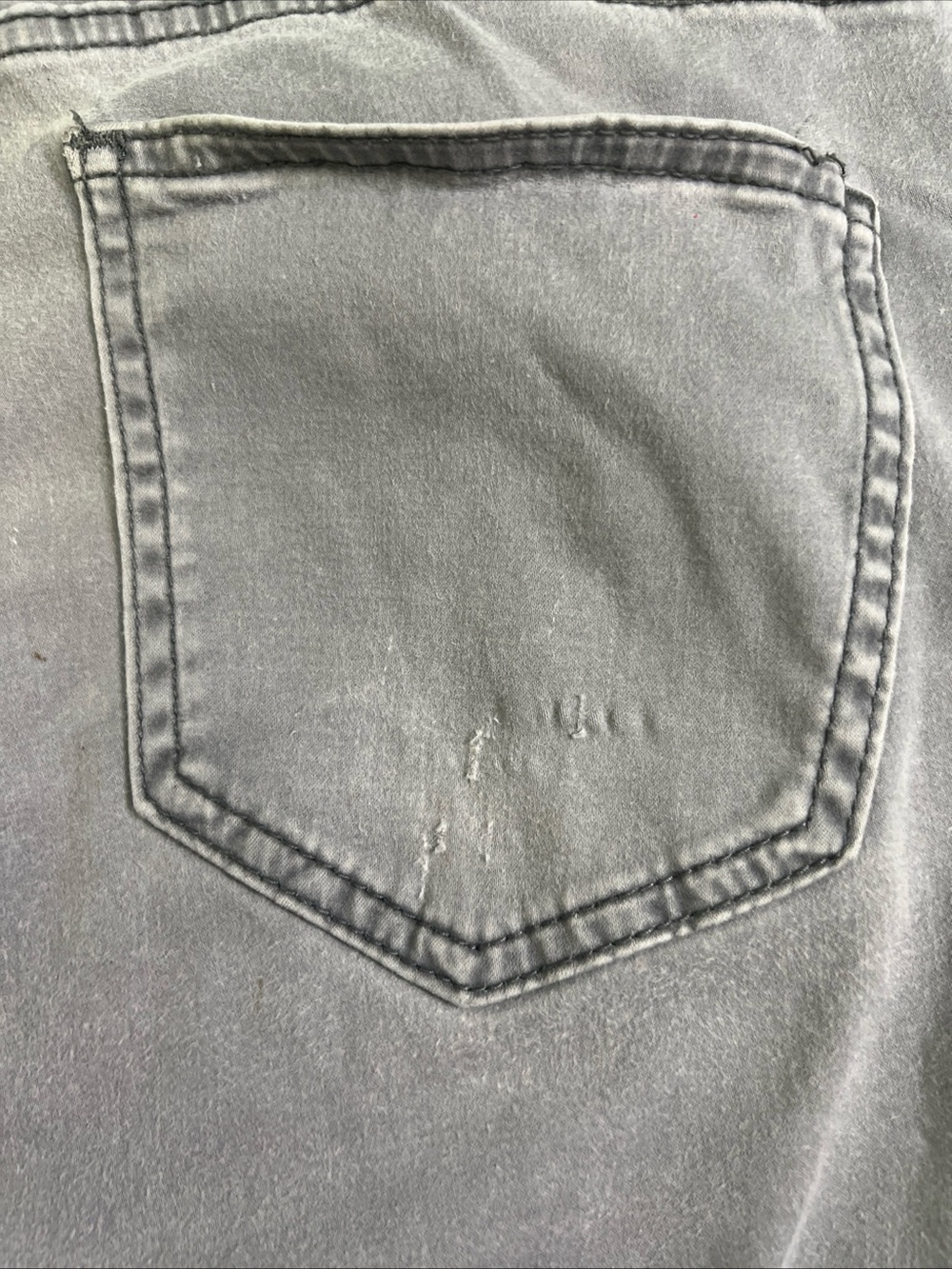 Uniqlo Women’s Slim Jeans in Grey - Picture 3 of 11